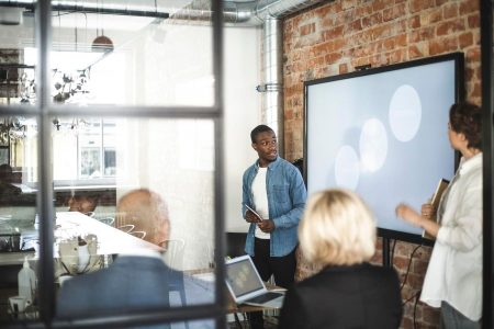 How PR Can Captivate Customers Through Compelling Narratives