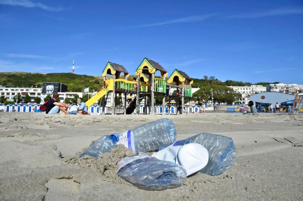 Banning Five Key Products Essential For Waste-Free Beaches, Study Finds