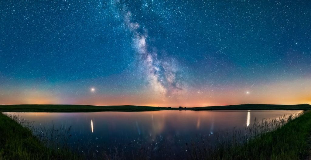 When And Where To See Mercury Meet The ‘Little King’ Star This Week