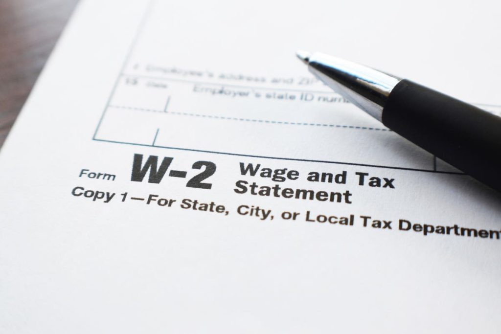 IRS E-Filing Threshold Drops To 10 For W-2s, 1099s