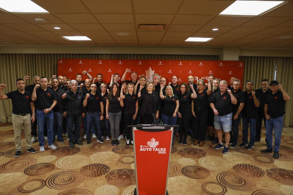 Ford, Unifor Accord In Canada-UAW May Widen Strike