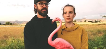 2 Relationship ‘Beige Flags’ That Are Red Flags In Disguise, According To A Psychologist