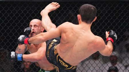 Makhachev Scores Head-Kick KO Over Volkanovski: WATCH