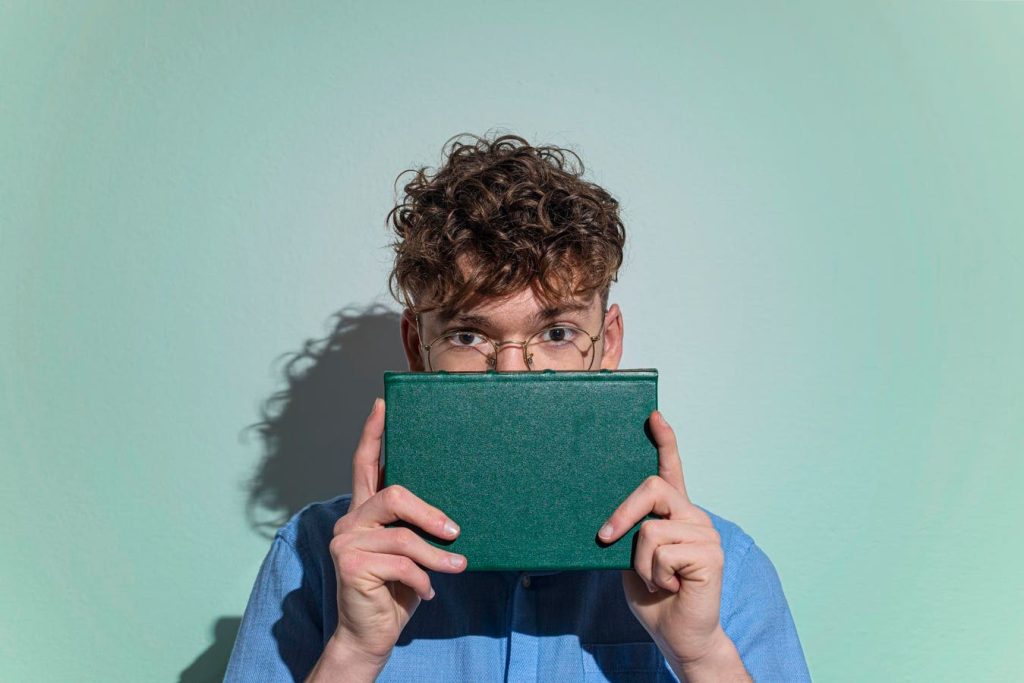 5 Best Jobs For Introverts (How To Thrive In An Extroverted World)